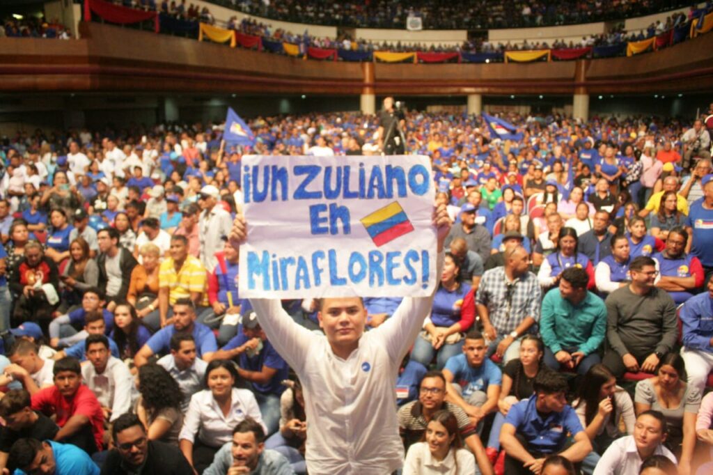 Los jóvenes se hicieron presente en el acto realizado en Maracaibo.