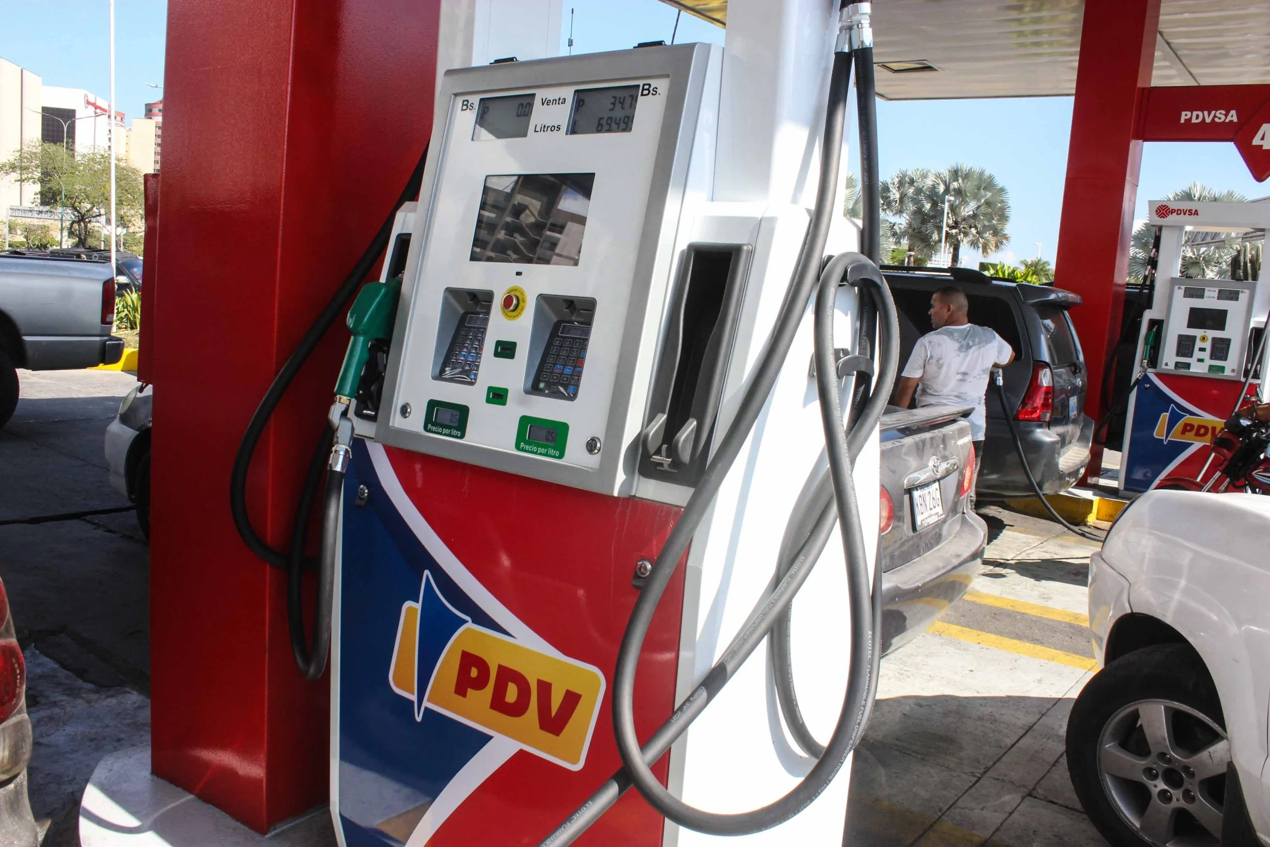 ¡VIENEN CAMBIOS! PDVSA instala nuevos dispensadores para la gasolina de alto octanaje