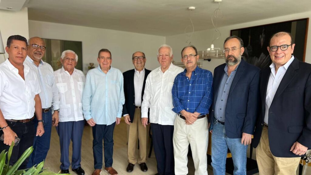 opositores