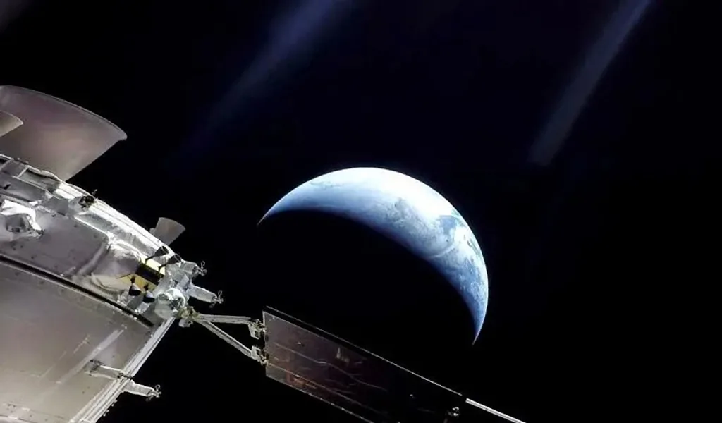 Orion-de-Artemis-II-imagen-de-la-Tierra-A-T