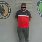 ¡DENUNCIADO ANTE UN CUADRANTE DE PAZ! Lo detienen tras golpear a su hijito por haberse ponchao en la Pequeña Liga