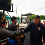 ¡TRABAJO CONJUNTO! Alcalde Di Martino da inicio a la colocación de siete mil 500 toneladas de asfalto en Los Aceitunos