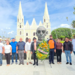 ¡CON OFRENDA FLORAL! Mara conmemora el 216° aniversario del primer grito de Independencia