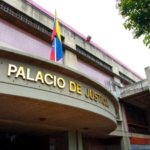 ¡PARA LA 4TA SESIÓN DEL JUICIO! Trasladan al Palacio de Justicia a los 64 acusados de trama Pdvsa-Cripto