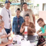 ¡IMPULSADO POR LA ALCALDÍA DE MARACAIBO! Círculo de abuelos Tiempos Felices aprenden a tejer “Soles de Maracaibo”