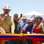 ¡SOBERANÍA Y EDUCACIÓN! Gobernador Caldera Inaugura Escuela Básica Juan Fernández en el hito 1 de la Guajira