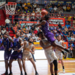 ¡YA HAY DOS CLASIFICADOS A SEMIS! Brillantes vence a Gaiteros y extiende la serie de Cuartos de Final en el Zulia