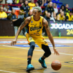 ¡CIERRAN INVICTOS EN CASA! Gaiteros barre a Spartans y conquista la cima de la tabla de la SPB