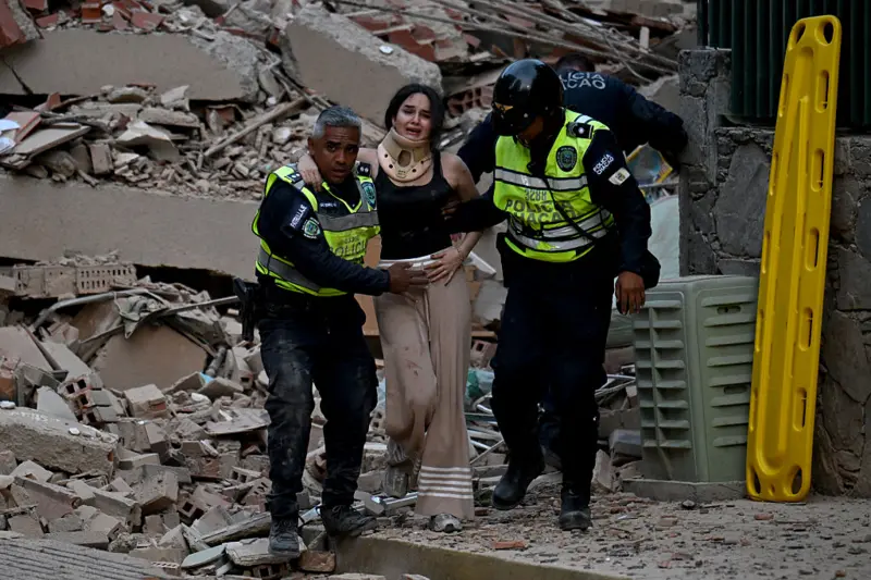 ¡SE SIENTE EN CARACAS Y VARIAS REGIONES DEL PAÍS! Dos potentes terremotos de 7,2 y 7,5 de magnitud sacuden el norte de Venezuela (+Fotos)