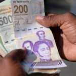 ¡DEVALUACIÓN! El bolívar pierde casi la mitad de su valor frente al dólar en lo que va de 2026