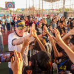 ¡APOYO MUNICIPAL! Alcalde Di Martino entrega distinciones a campeones en robótica y bicampeones en fútbol